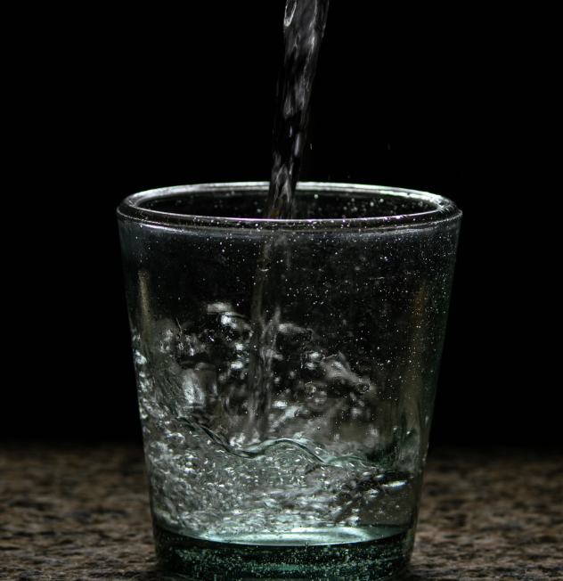 물 떨어지는 사진