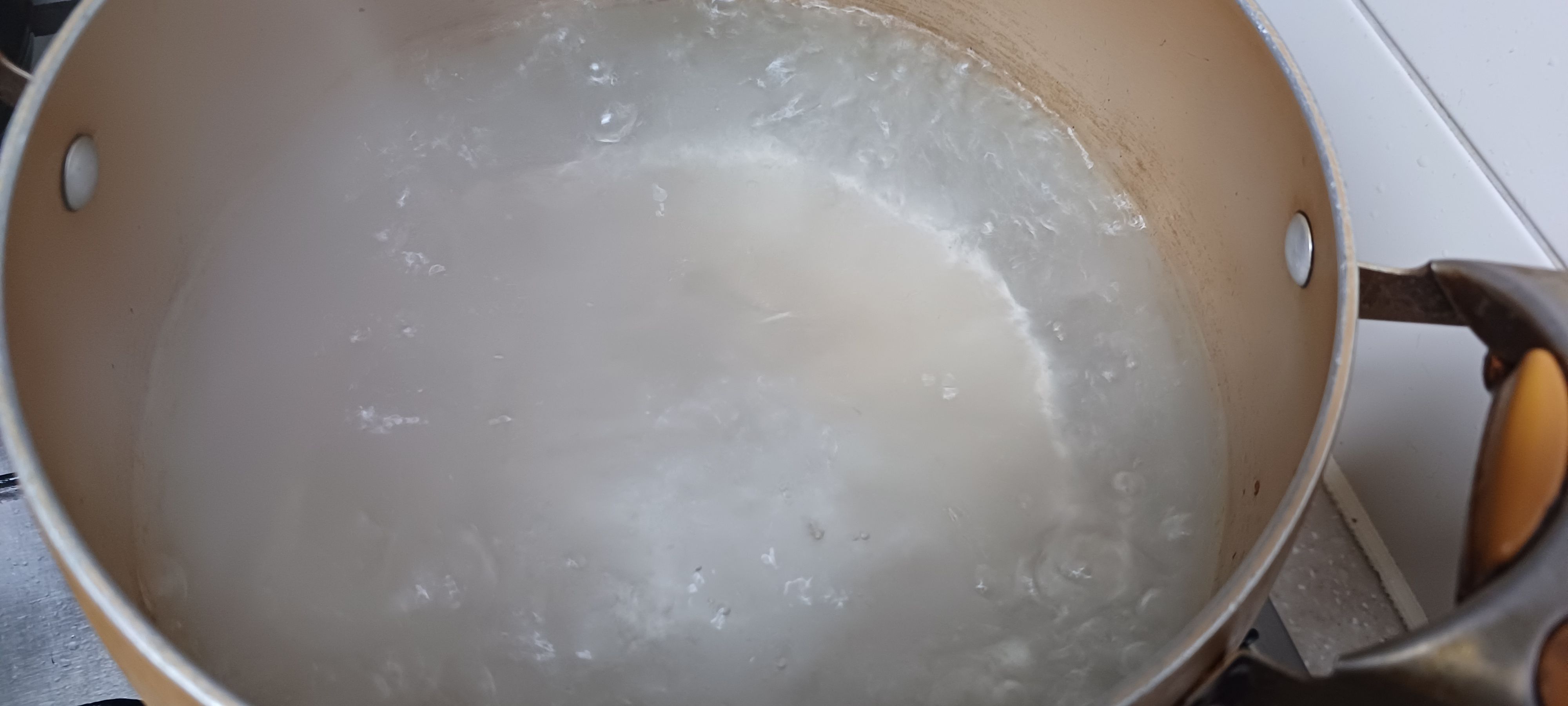 야채 데칠 물 끓이기