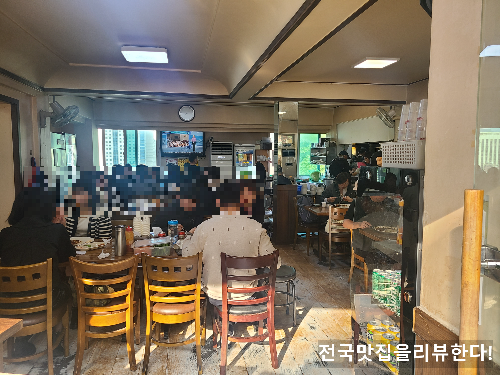 남산돈가스 내부