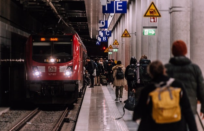 벚꽃철 기차 여행 – 레트로 감성 벚꽃 기차역 추천