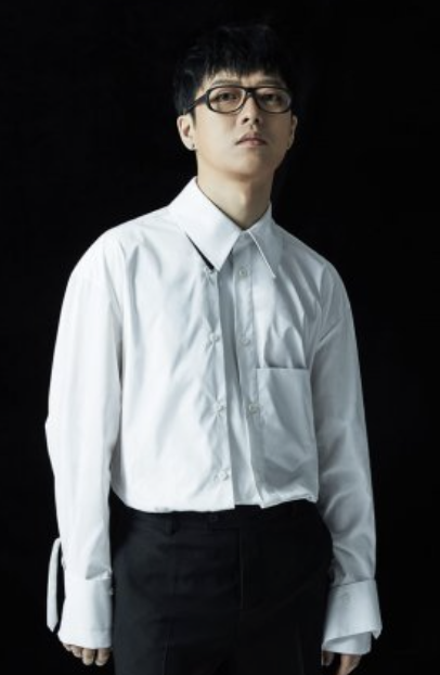 국카스텐 보컬 하현우 카리스마 넘치는 근황 사진