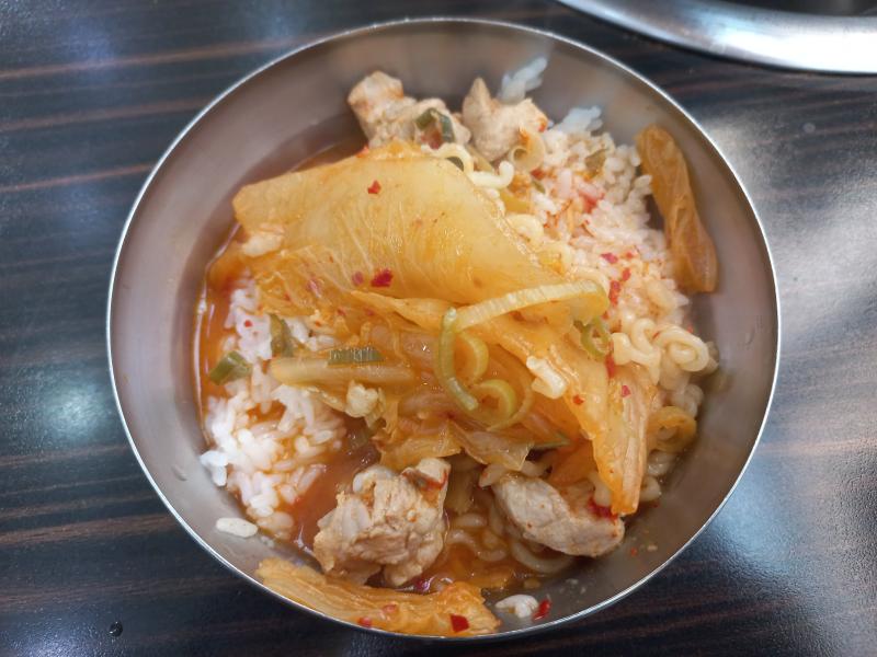 익산 24시 명가 생고기 김치찌개