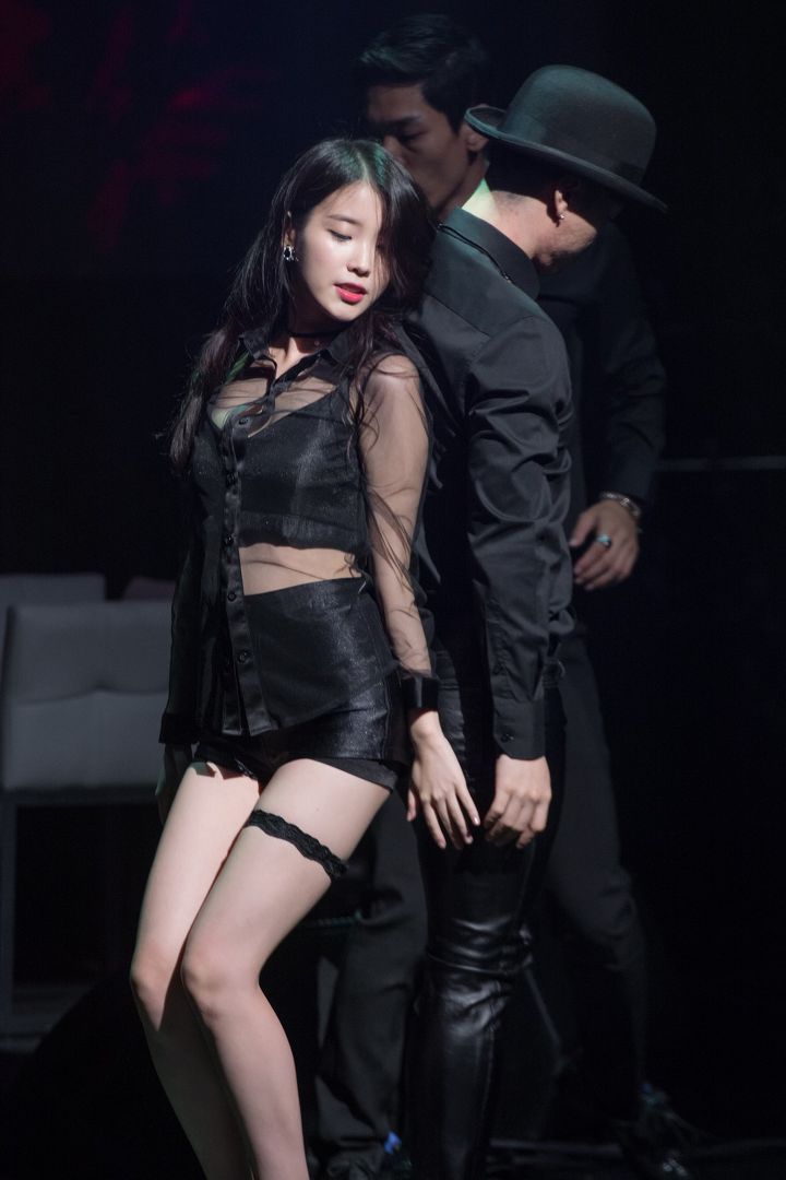 아이유 사진 모음 / 무대 코디 패션 / 일상 사복 패션