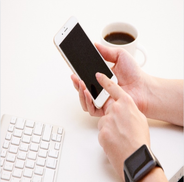 휴대폰 조작사진