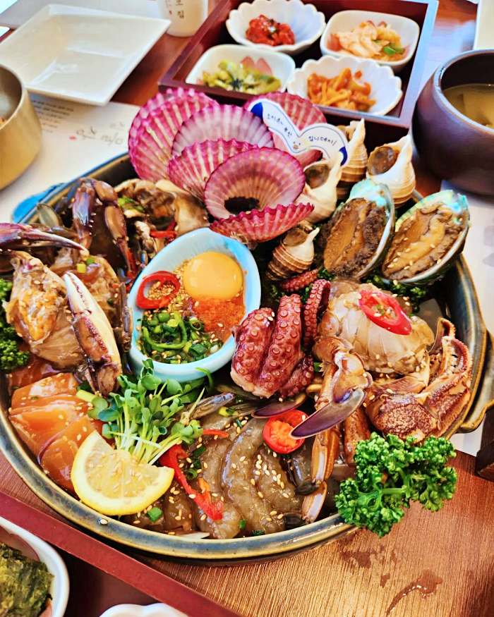 토요일은 밥이좋아 토밥 좋아 부산 해운대 암게 숫꽃게 전복 문어 새우 골뱅이 가리비 모둠해물장 맛집