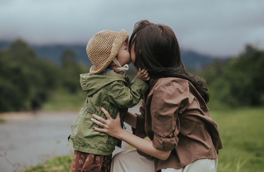 짧지만 오래 남는 시간, 잠자리에서 나누는 대화의 힘
