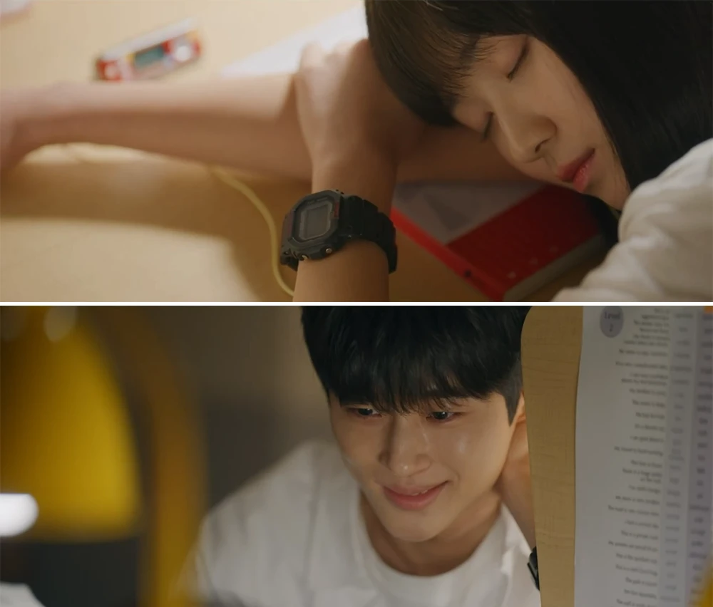 독서실-옆자리에서-잠든-솔이-지켜보는-선재