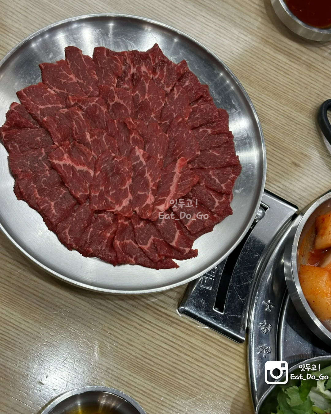 뚜레한우, 육사시미, 얇은, 쫄깃한, 붉은, 한우