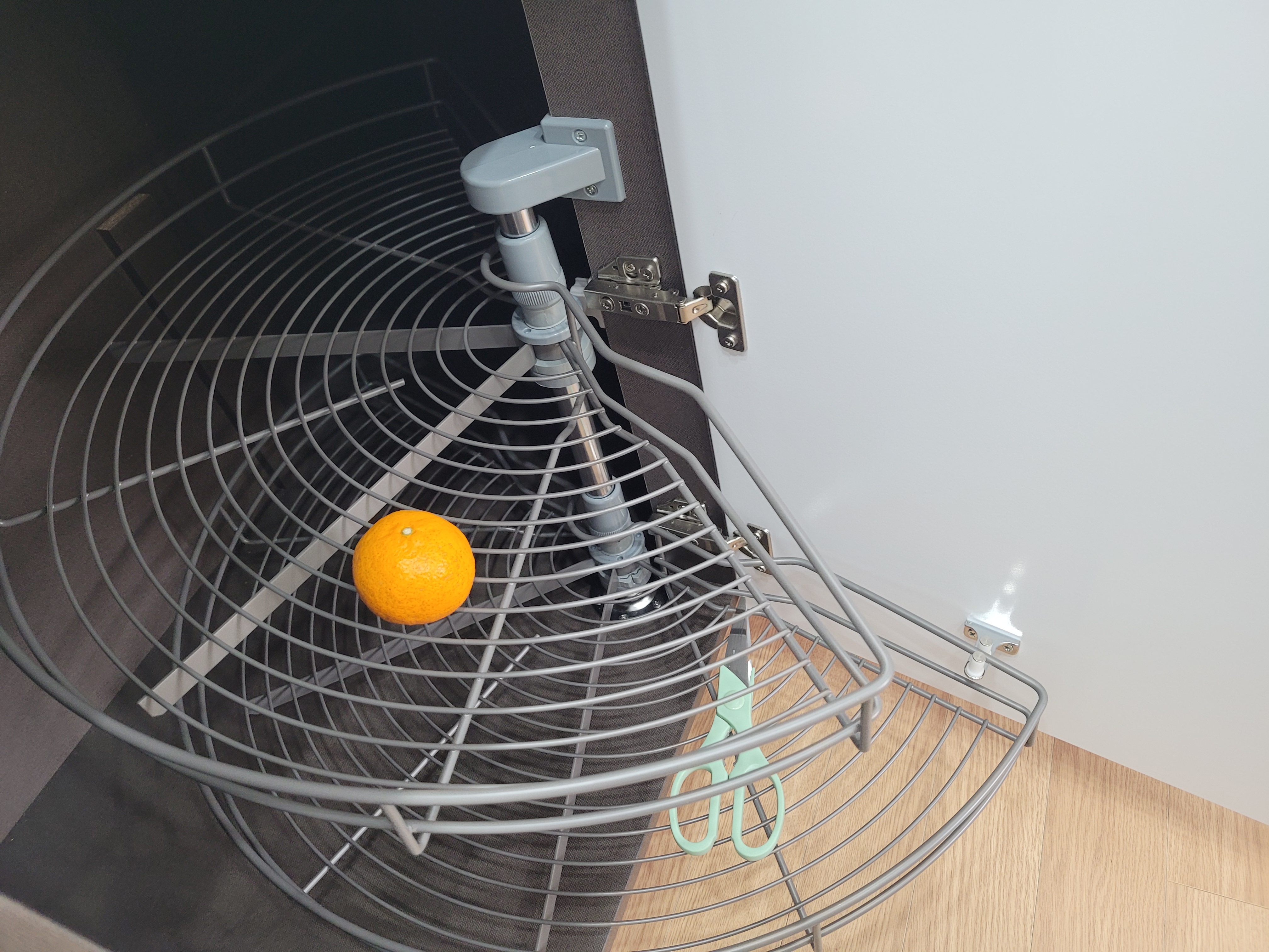 싱크대 수납장 회전선반 설치 사례 4