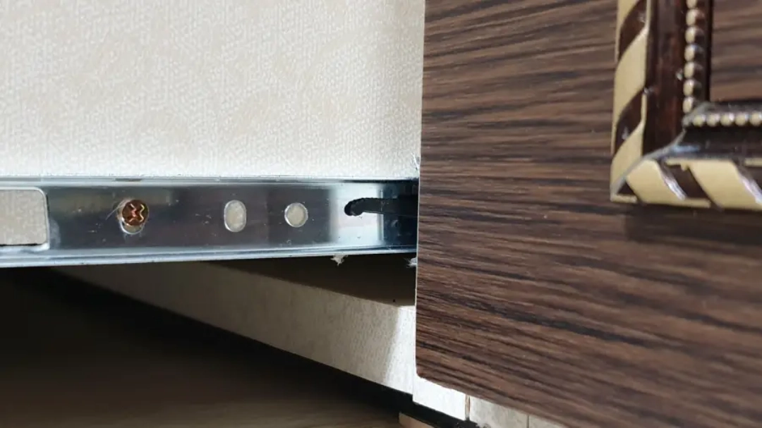 장롱 서랍 빼는 방법