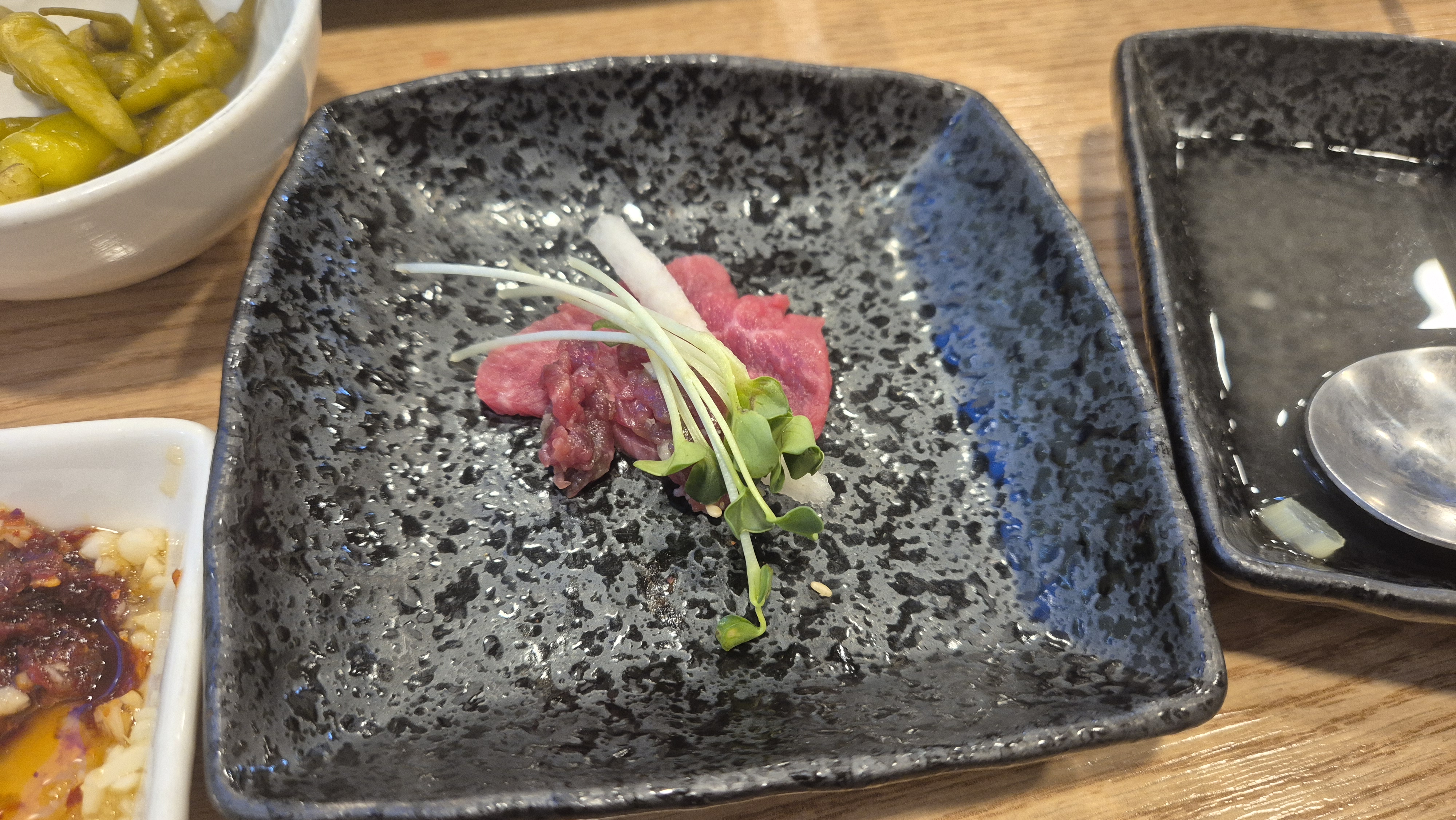 맛있는 육회한쌈