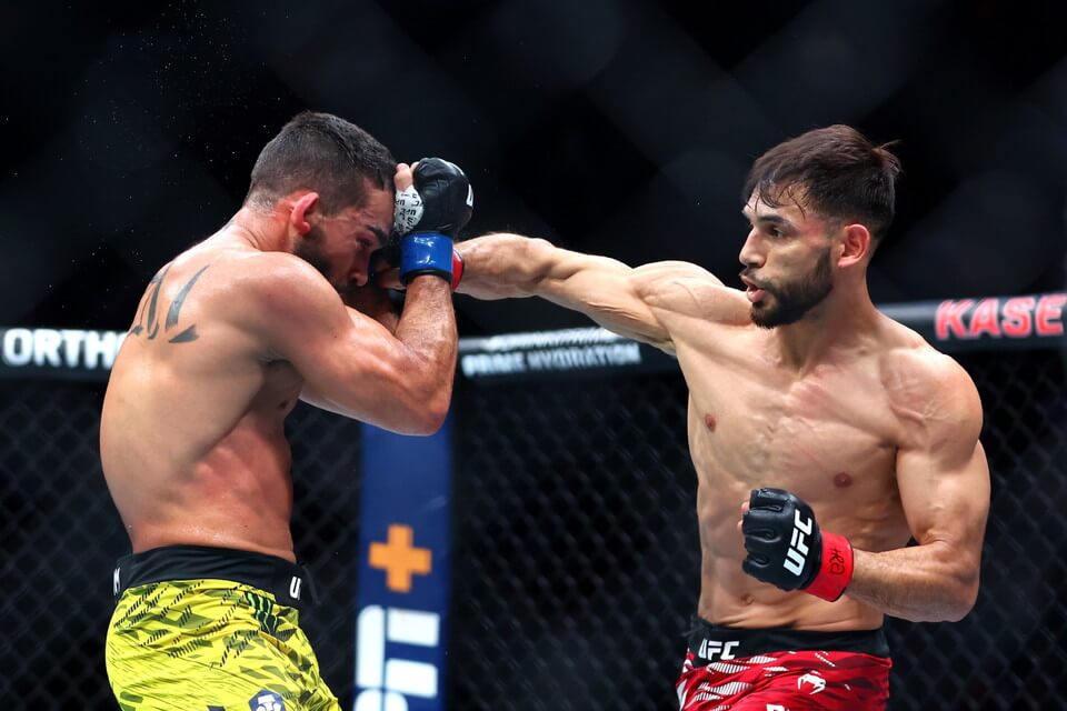 UFC 페더급 챔피언 복귀전 총정리|볼카노프스키 vs 로페스 명승부 분석