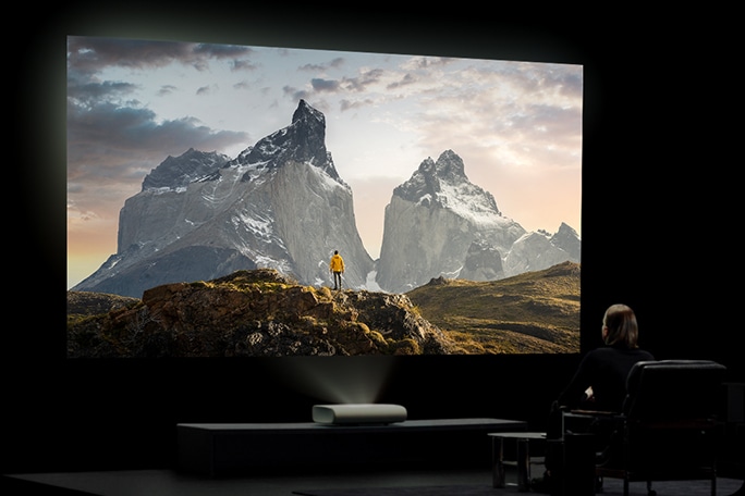 삼성 QLED TV 65A, 67A, 70A 모델 비교표와 TV 화면 이미지