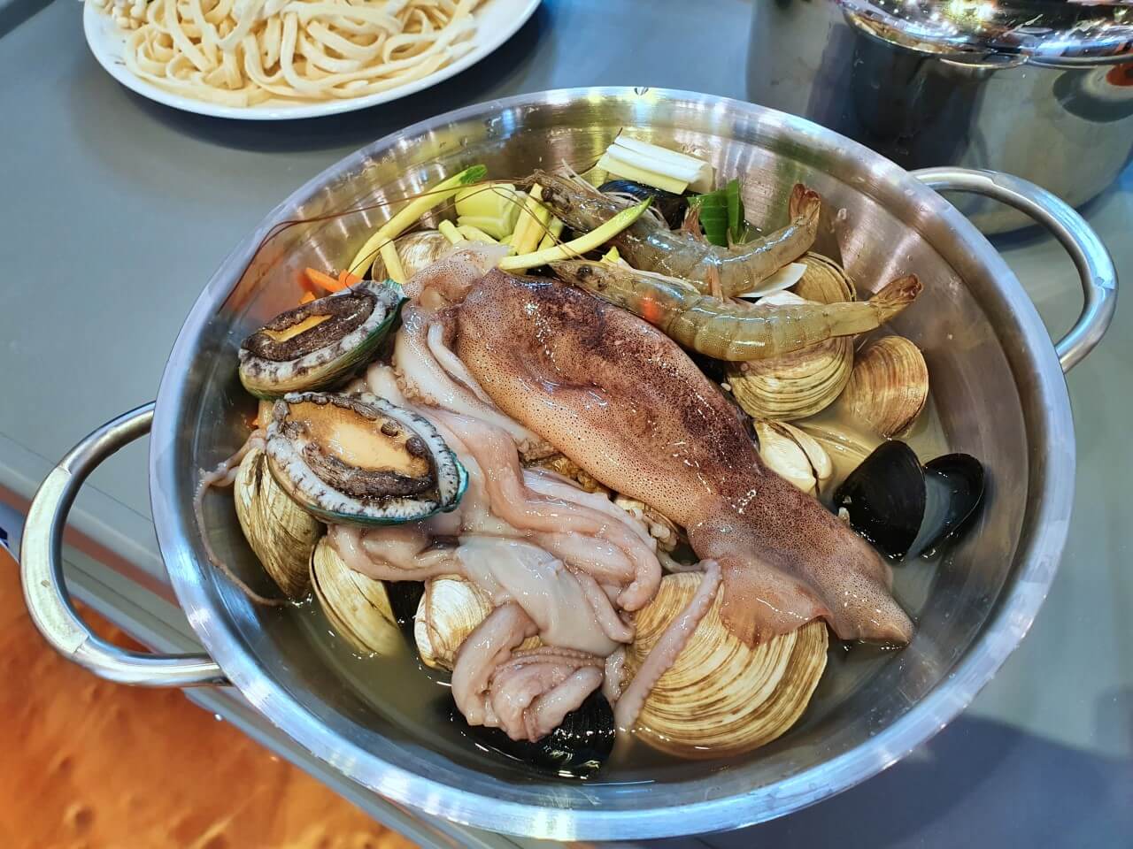 생생정보통 해물칼국수 경기 파주 맛집