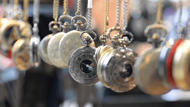 회중시계같은-악세사리가-나오는-꿈