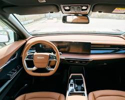 토레스 하이브리드 실내