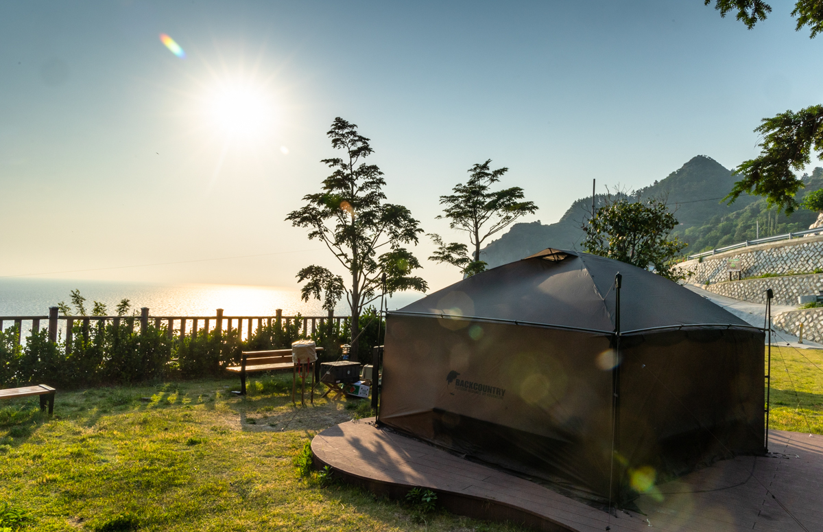 나비모양의 데크가 특색인 학포야영장