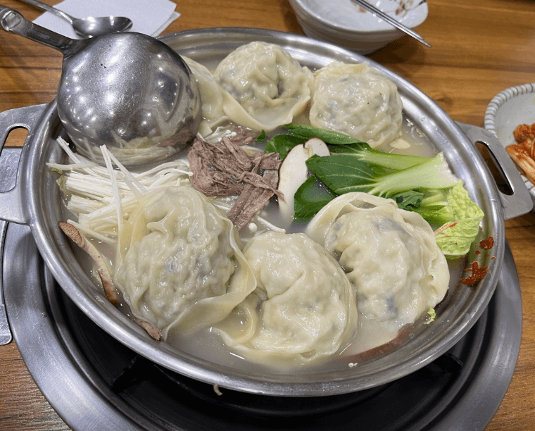 생방송투데이 황해도식 만두전골 종로 맛집