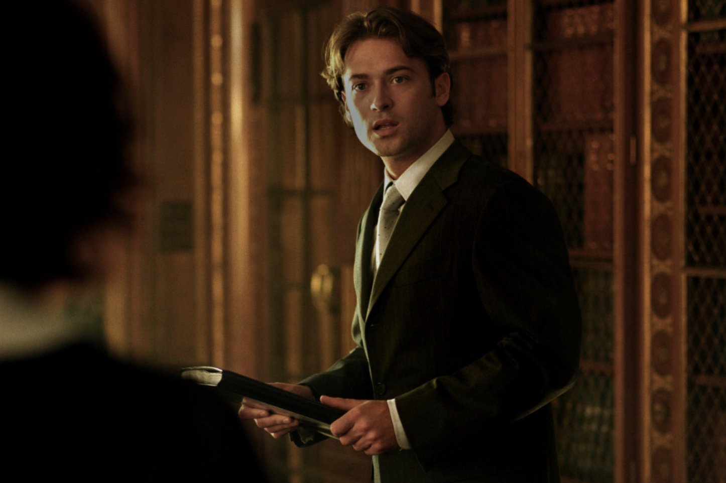 프레젠테이션 중 사만다가 나타나 당황한 이안