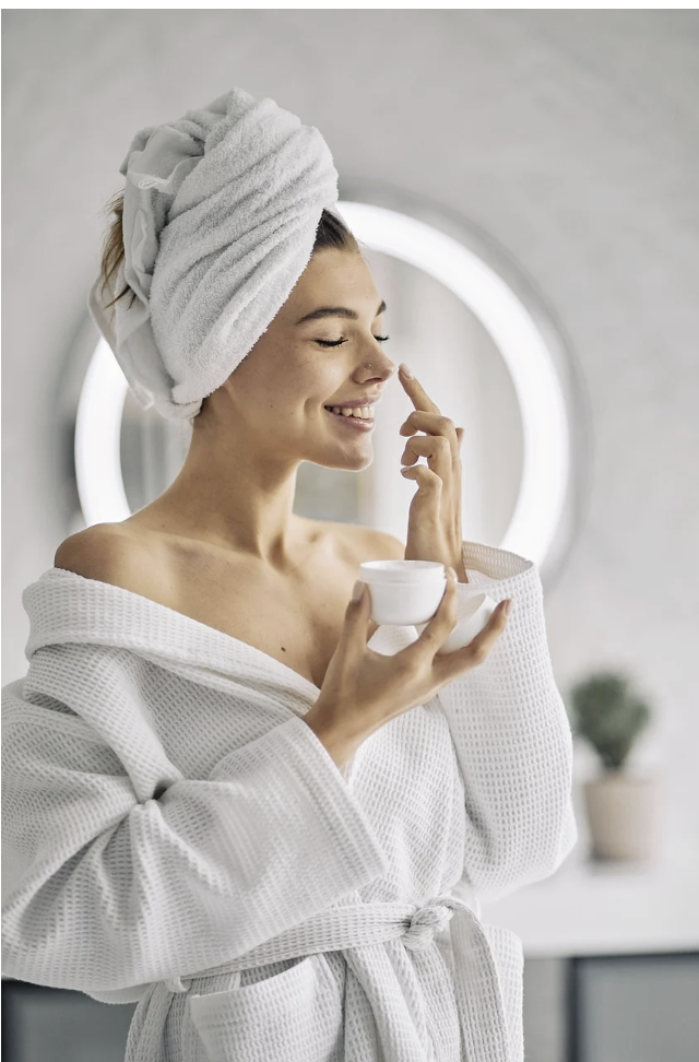 1인가구를 표현하기 위한 여자사진입니다.