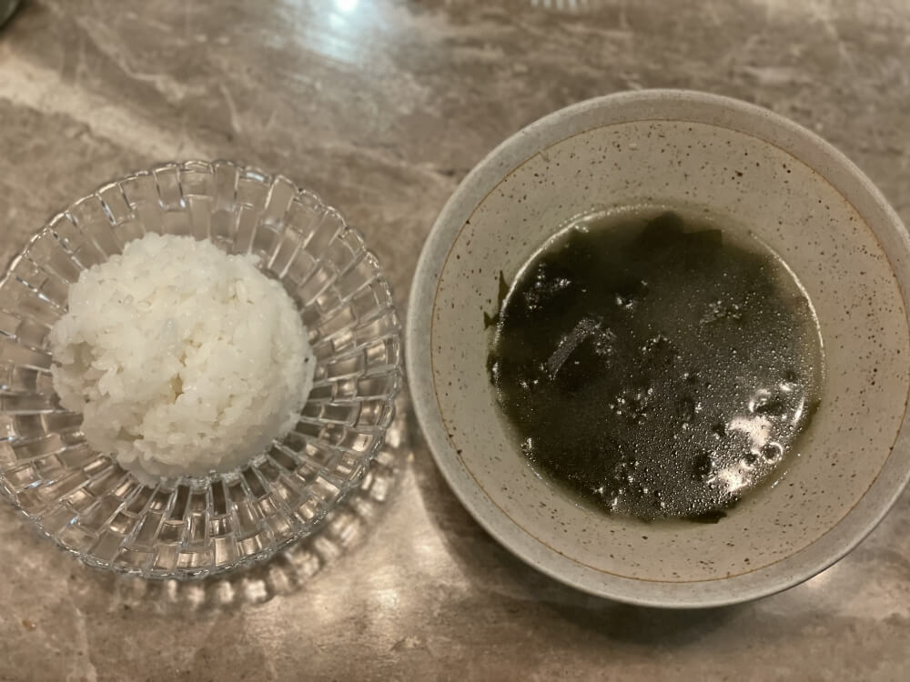 도쿄등심-한우미역국과-밥