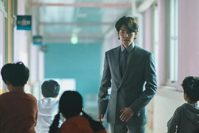 가드 역(김우빈)