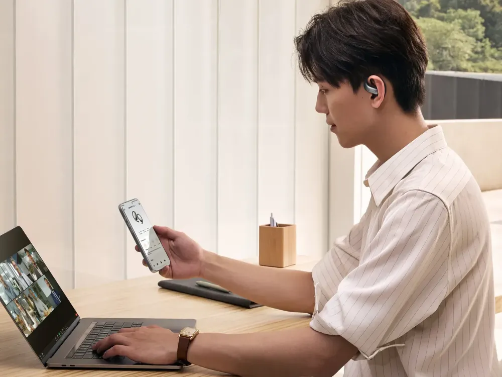 오동작을 막기 위해 터치 제스처 대신 버튼 방식을 적용했고요.