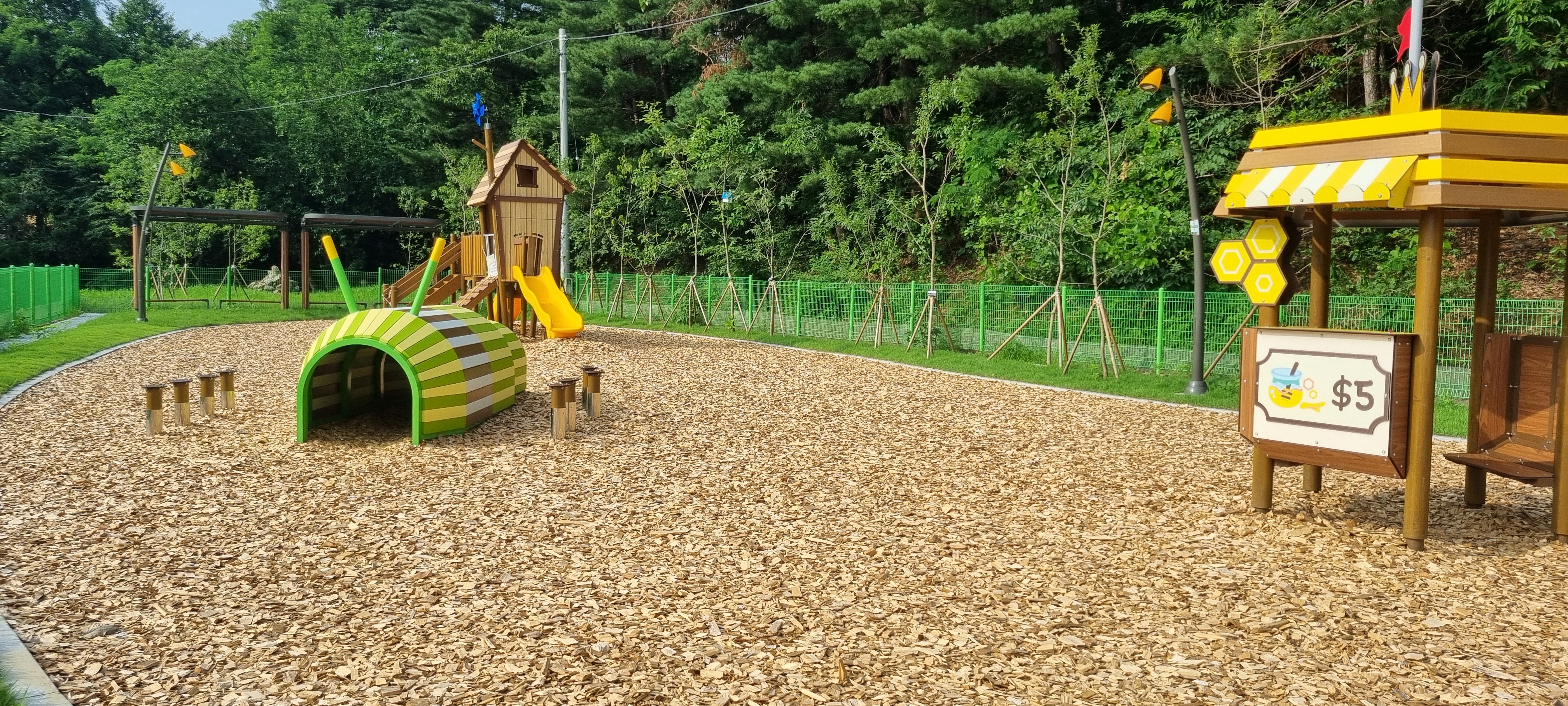 율동공원캠핑장 숲놀이터 모습