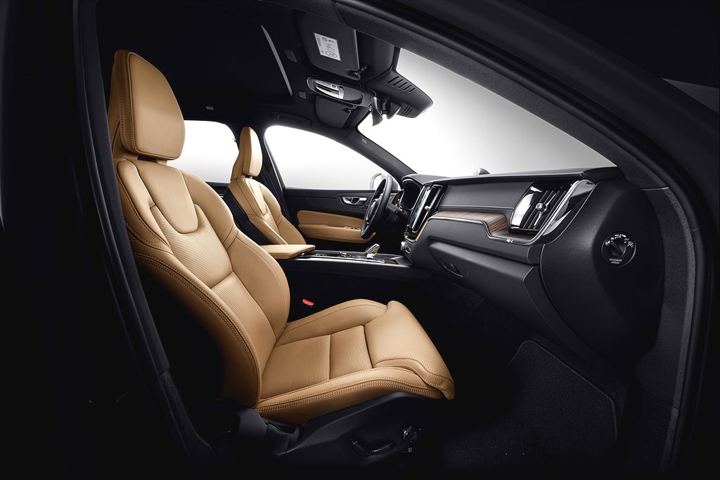 2024 볼보 XC60 가격 제원 특징 출고 대기 시간