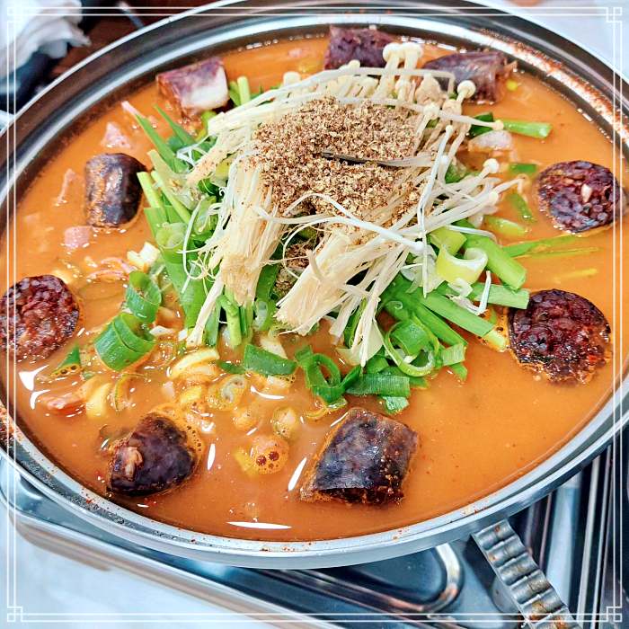 여행 가볼만한 곳, 단양 구경시장 맛집 마늘 순대