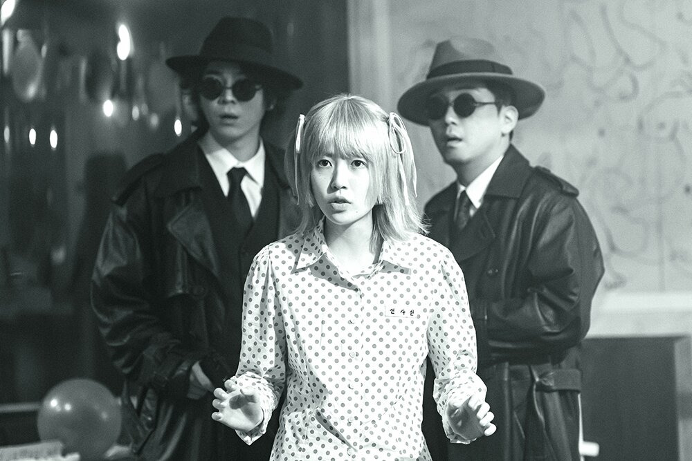 네 번째 이야기: 해석의 즐거움을 남기는 <무성영화>