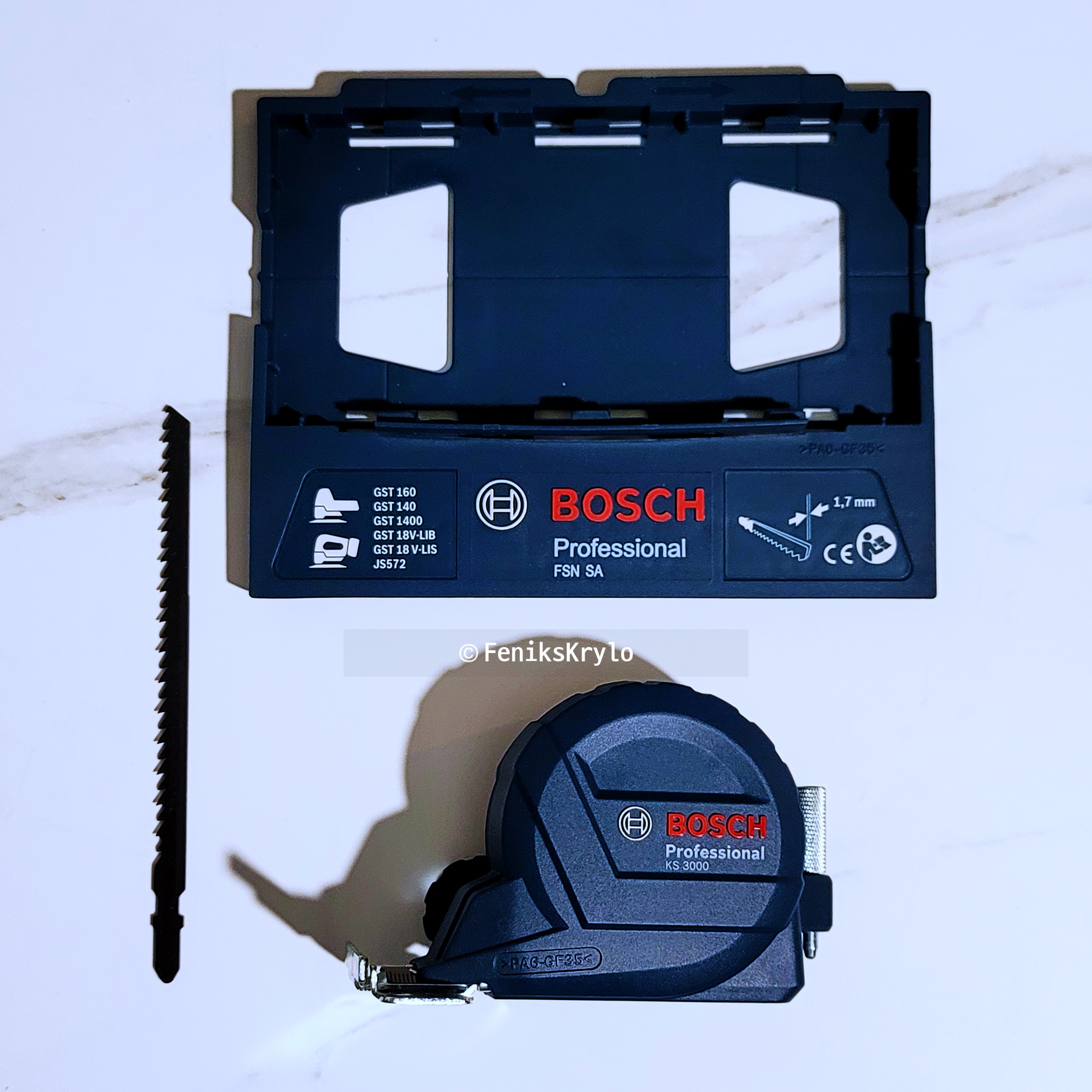 프로페셔널-악세서리-FSN-SA-톱날-그리고-KS-3000이-테이블위에-놓여있다.