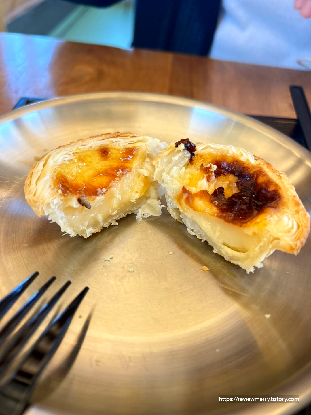 에그타르타 단면