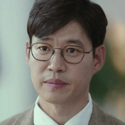 배우 유준상님 얼굴 사진입니다.