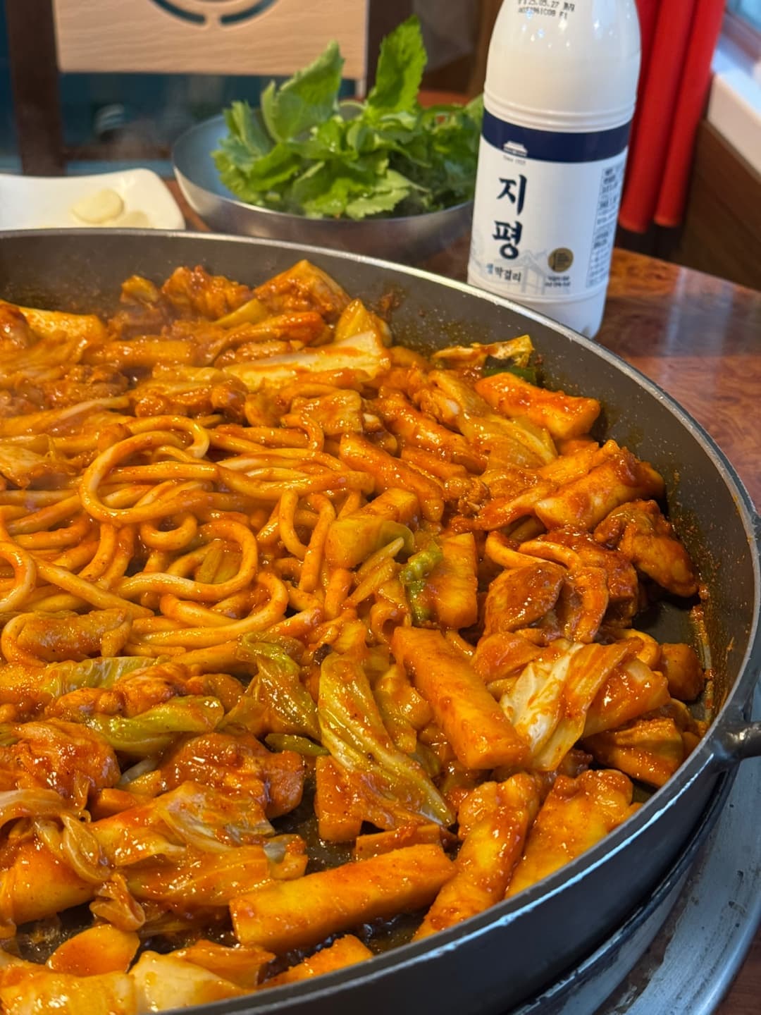 🍗 좌방산닭갈비토종닭 – 산기슭에서 즐기는 정통 춘천 닭갈비