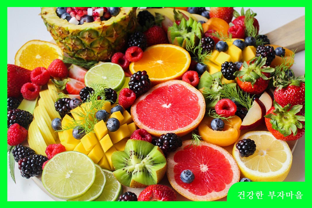 고지혈증에 좋은 음식 - 사과, 포도, 딸기, 감귤