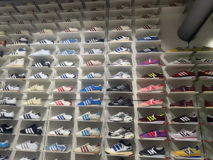 무신사 성수 대림창고 운동화 코너