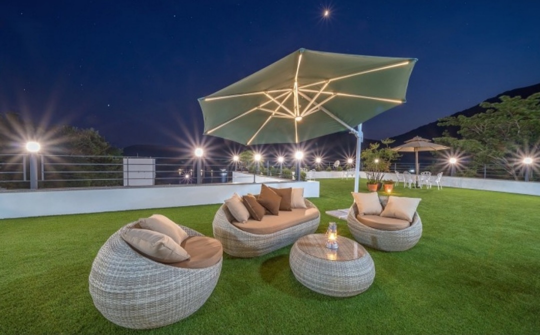 거제 루셀로 펜션 테라스 야경