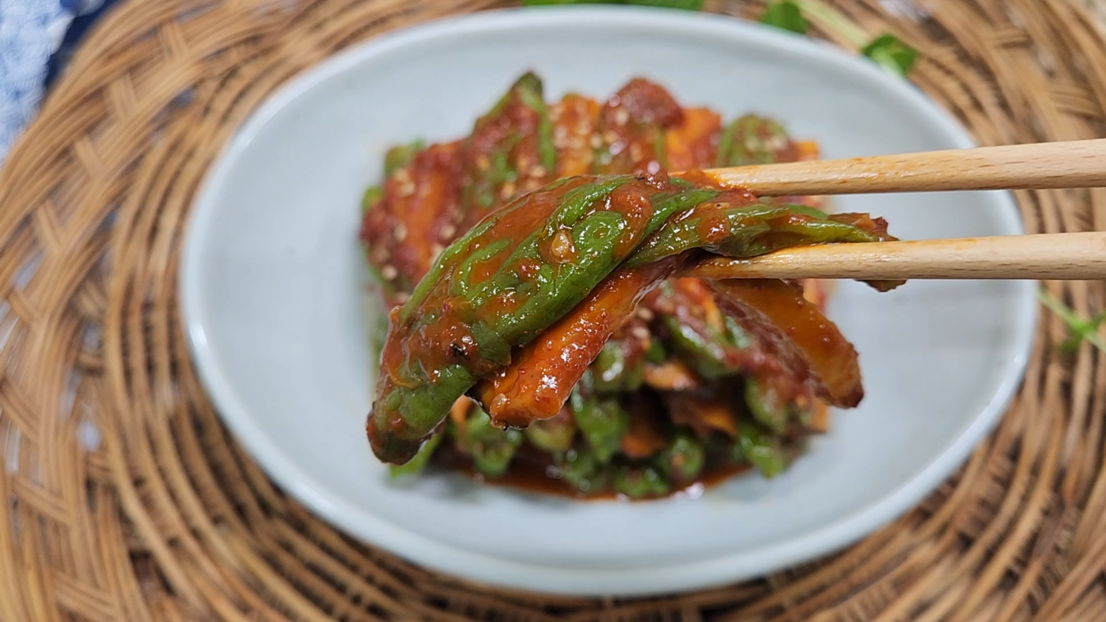 겨울반찬,집밥레시피,밥도둑반찬,오늘저녁메뉴,간단요리,건강반찬,기름적은요리,버섯요리,꽈리고추볶음,새송이버섯요리,겨울집밥,집밥일상,시니어반찬,한식레시피,하하공주한끼