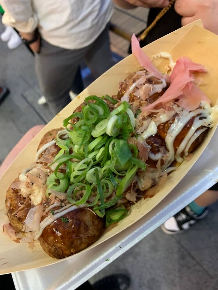 다코야끼위에 파와 생강절임