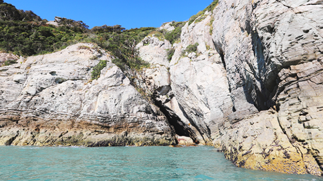 할미중드랭이굴