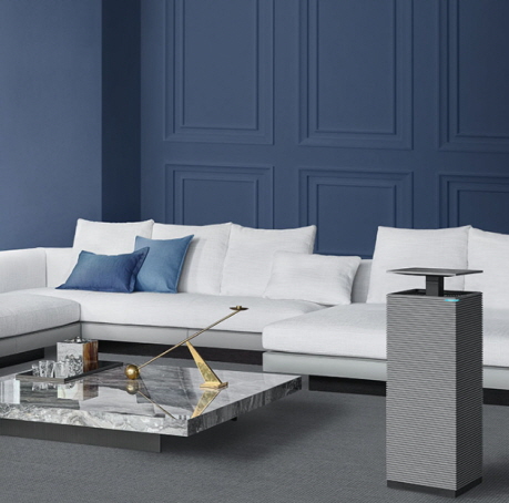 공기청정기 이용하는 가정의 모습