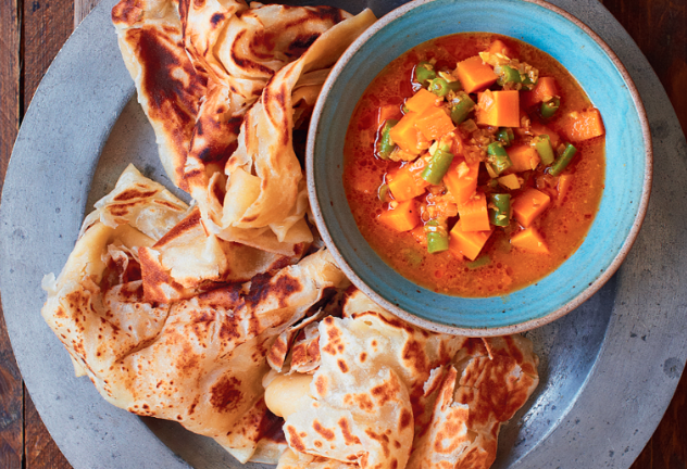 로띠 차나이 (Roti Canai) – 손으로 찢어 먹는 인도식 팬케이크