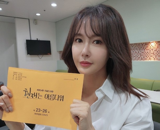 현재는 아름다워 몇부작일까 인물관계도, 등장인물 - 최수린(고모 진주), 오민석(이윤재), 신동미(심해준), 윤시윤(이현재), 배다빈(현미래), 김강민(현정후), 배그린(소영은), 이현진(박준형), 서범준(이수재), 최예빈(나유나)