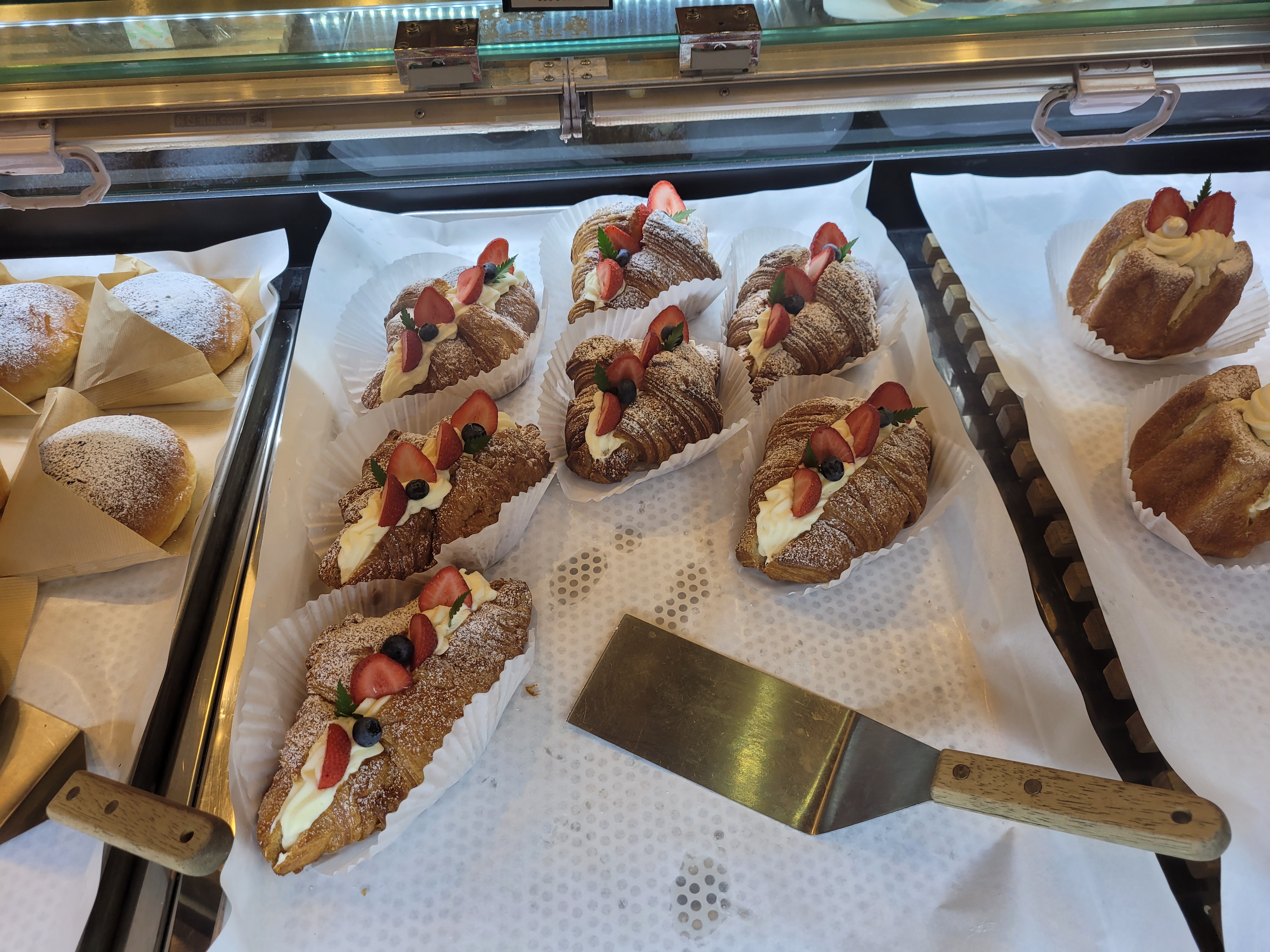 생크림 크로와상