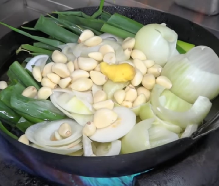 [밀양돌짬뽕] 돌판 누룽지 짬뽕&middot;짜장면&amp;#44; 생생정보에서 소개된 이유는?