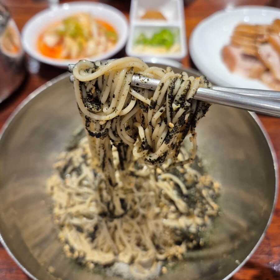 한-젓가락-뜬-모습
