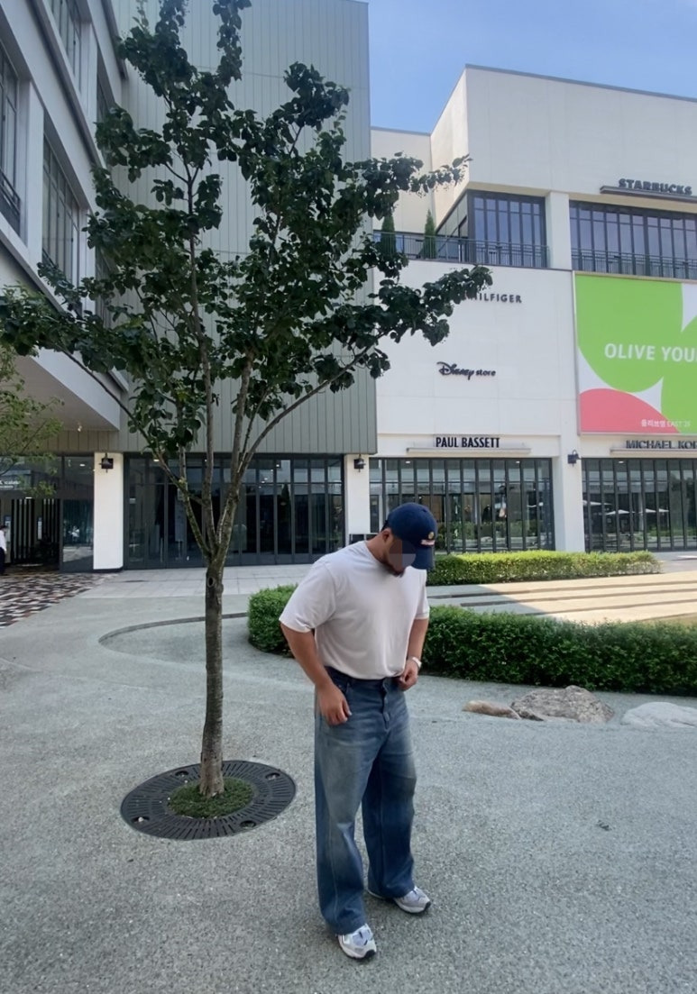 데일리룩(2025. 8. 27.)휴먼앤캣 파운드3 스톤 워시드 볼캡, 무신사스탠다드 기본 티셔츠, 카시오 158W-1 실버, 에러스익셉티드 왁스드 데님팬츠, 아식스 젤 카야노 5G