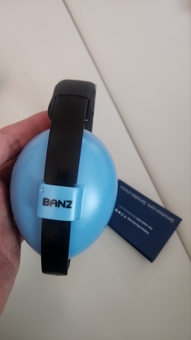 반즈 헤드셋 옆모습