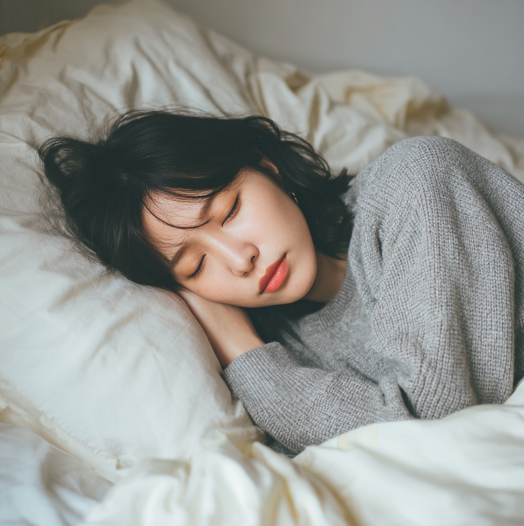 몸살로 누워있는 여성